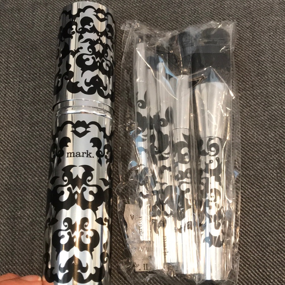 NWT Mark. Glam Plan. 5 Piece Makeup Brush Set